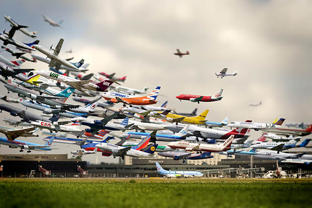 Time-Lapse Video of 60 Different Planes at San Diego Airport Amazing time-lapse video at San Diego airport