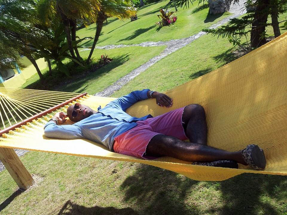 Kedar Clarke relaxing in the bahamas