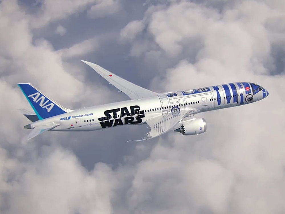 Japanese Airline Unveils R2D2 Plane for Movie