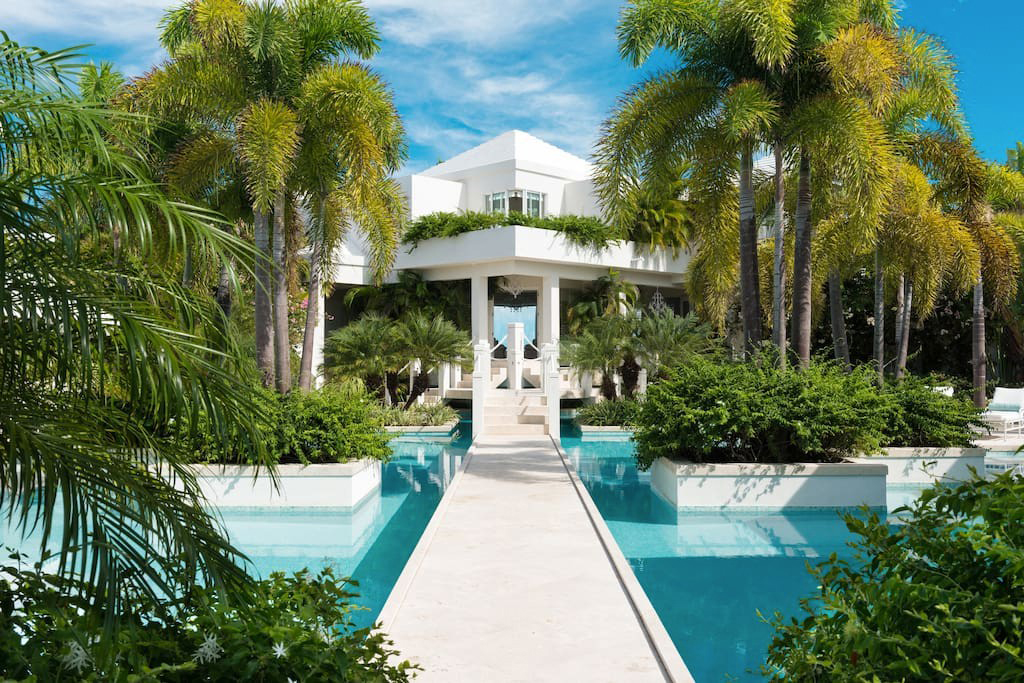 Kylie Jenner's Turks and Caicos Airbnb Mansion pool 