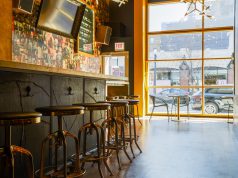 Where to Enjoy Great Food and Live Music in Chicago’s Old Town Neighborhood