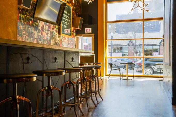 Where to Enjoy Great Food and Live Music in Chicago’s Old Town Neighborhood