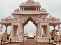 BAPS Shri Swaminarayan Mandir of Chicago Is a Must-See Hindu Temple