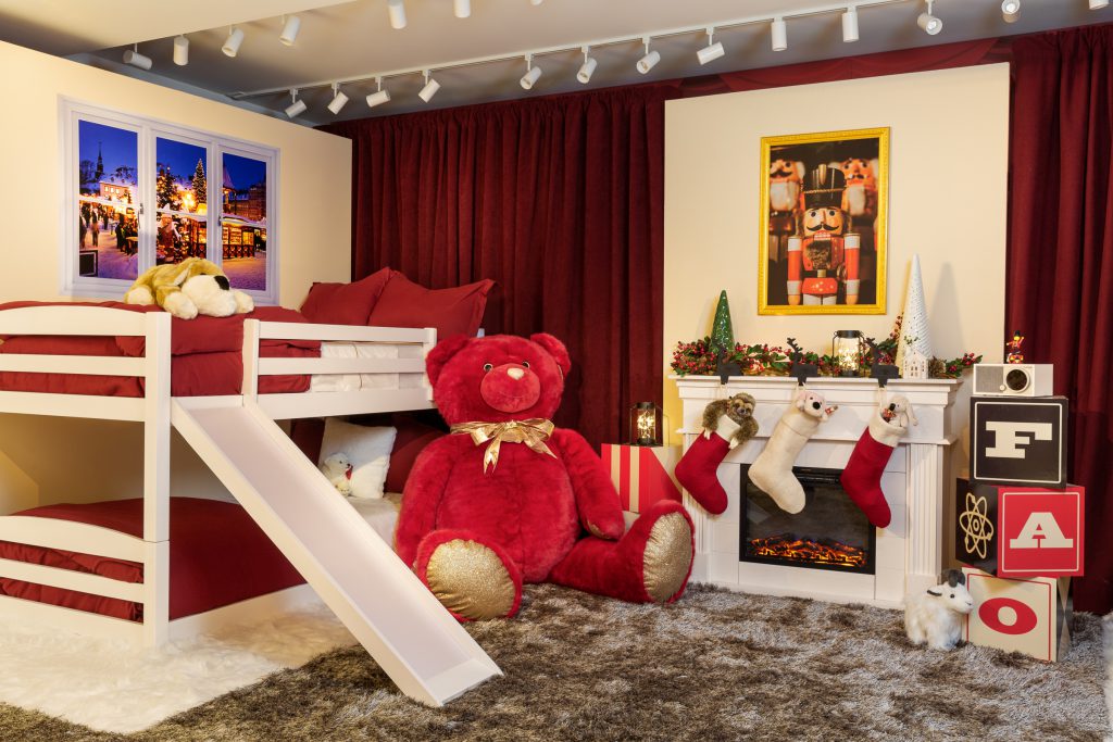 Airbnb FAO Schwarz bedroom