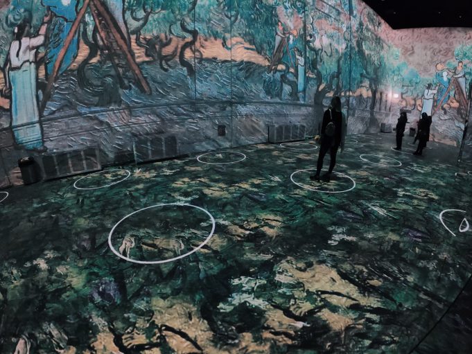 Art Lovers Should Not Miss the Immersive Van Gogh Chicago Exhibit Immersive Van Gogh Chicago