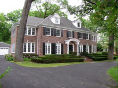 Visit the Home Alone House in Winnetka home alone house